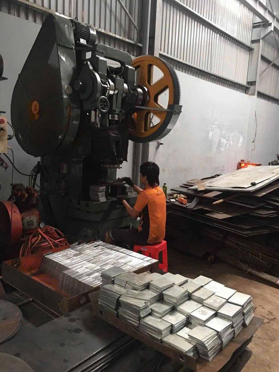 sản xuất bản mã thép